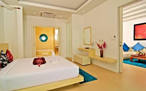 Hotel Grand Bleu Ocean View Pool Suite