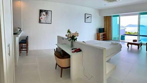 Hotel Grand Bleu Ocean View Pool Suite