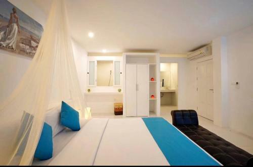 Hotel Grand Bleu Ocean View Pool Suite