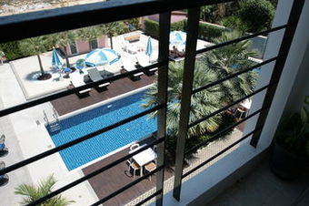 Hostal Rojjana Residence