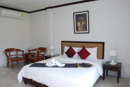 Hostal Phukamala Suite