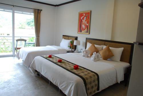 Hostal Phukamala Suite