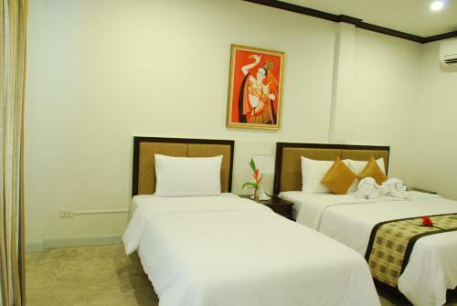 Hostal Phukamala Suite
