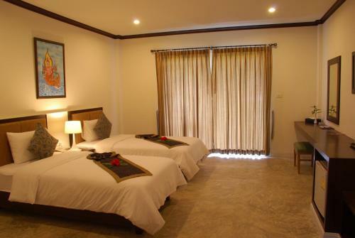 Hostal Phukamala Suite
