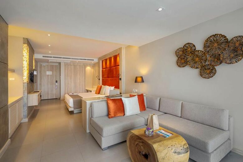 Cape Sienna Hotel & Villas