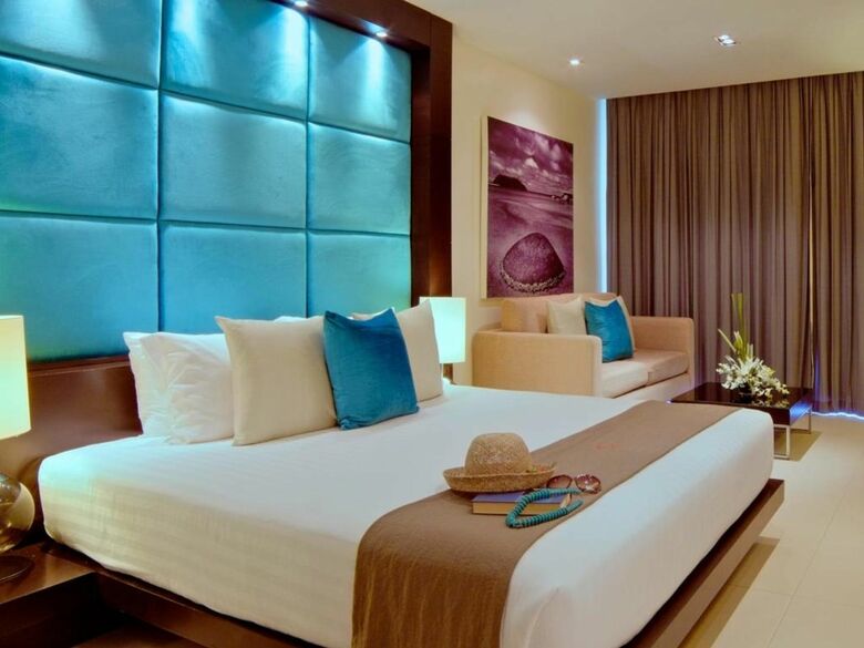 Cape Sienna Hotel & Villas