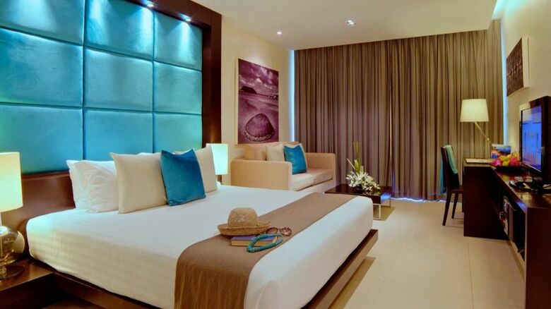 Cape Sienna Hotel & Villas