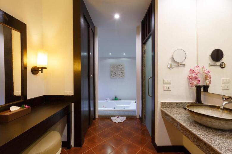 Hotel Aquamarine Resort & Villa