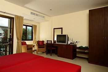 Hotel Kamala Beachfront Apartment