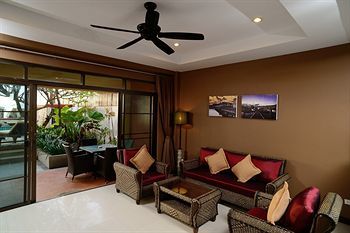 Hotel Kamala Beachfront Apartment