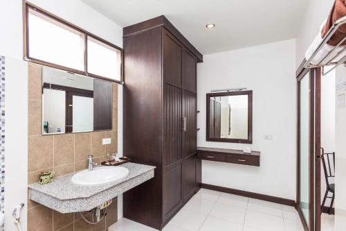 Hotel Monaburi Boutique Resort