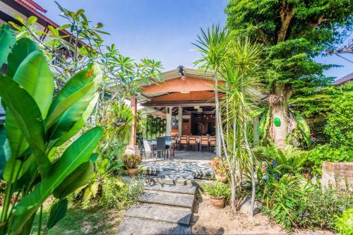 Hotel Monaburi Boutique Resort