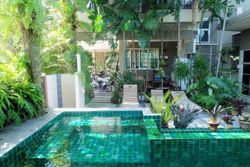 Hostal Benjamas Place