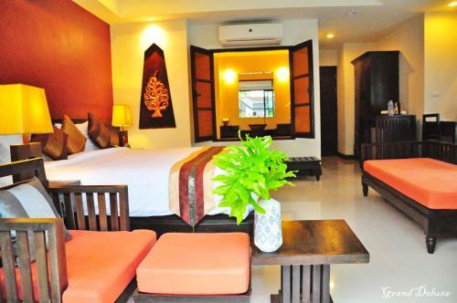 Hotel Navatara Phuket Resort