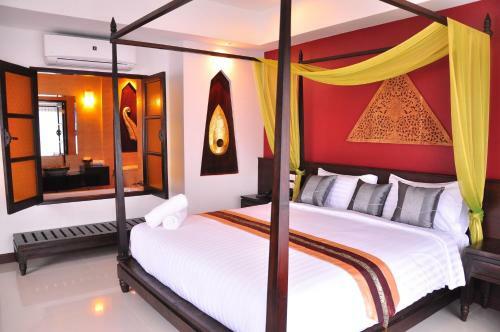 Hotel Navatara Phuket Resort
