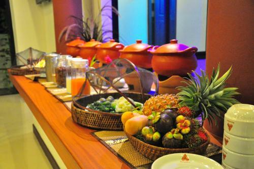 Hotel Navatara Phuket Resort