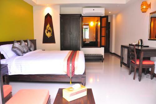 Hotel Navatara Phuket Resort