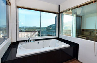 Hotel The View Rawada Resort & Spa