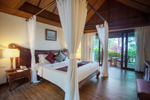 Hotel Nora Beach Resort & Spa