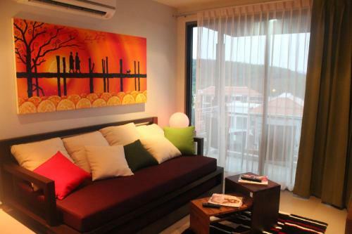 Top Floor, One-bedroom Apartment
