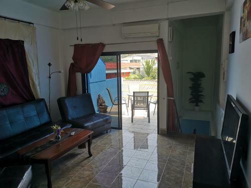 Hostal Bellmans Restaurant & Guesthouse