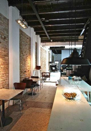 Hostal The Rommanee Boutique Guesthouse
