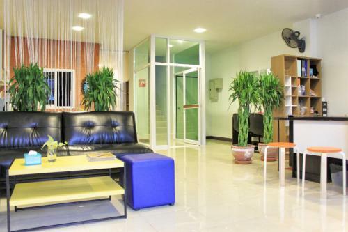 Ananas Phuket Central Hostel