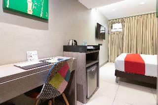 Oyo 146 Solace Hotel