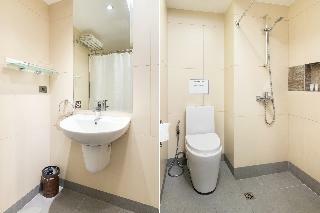 Oyo 146 Solace Hotel