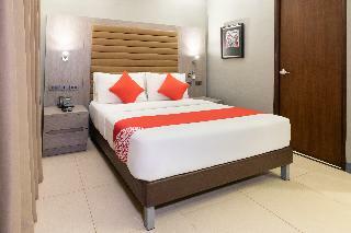Oyo 146 Solace Hotel