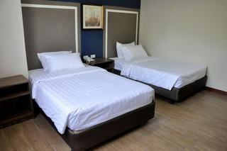 S Hotel And Residences