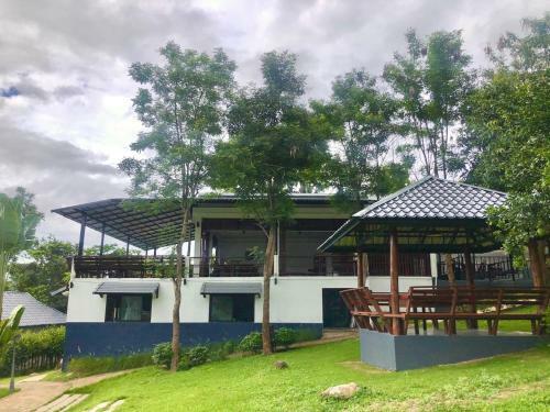 Posada Diamond Village Pai