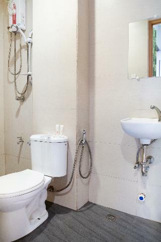 Hotel Oyo 153 Monclaire Suites