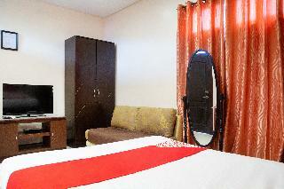 Hotel Oyo 153 Monclaire Suites