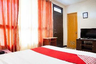 Hotel Oyo 153 Monclaire Suites