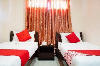 Hotel Oyo 153 Monclaire Suites