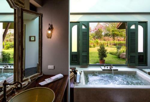 Hotel Reverie Siam
