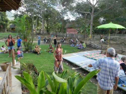 Hostal Pai Circus School And Resort