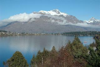 Hotel Larch Hill  Homestay  Bed And Breakfast