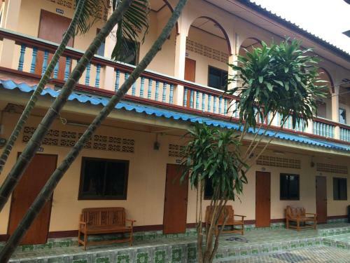 Hostal Chaweng Y&o Guesthouse