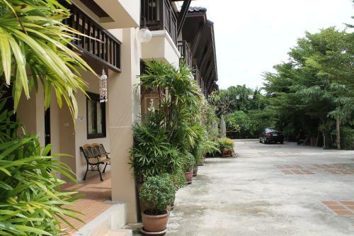 Hostal Garden Home