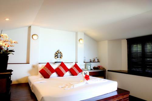 Samui Island Beach Resort & Hotel