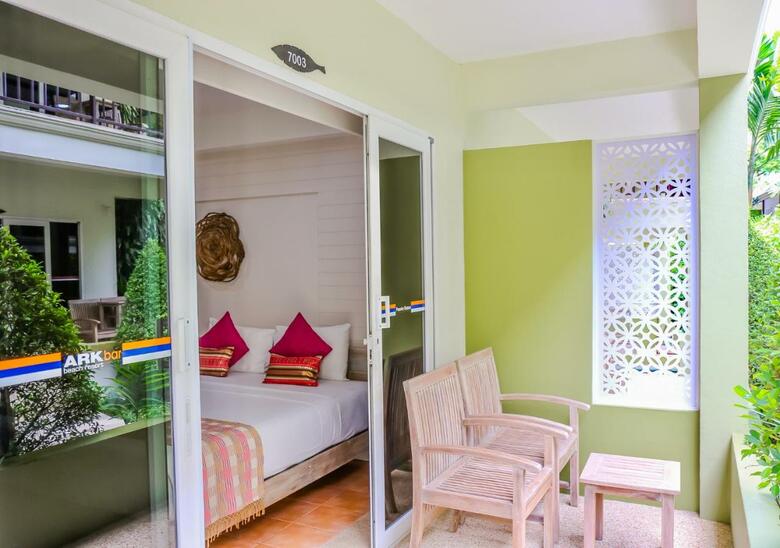 Hotel Ark Bar Beach Resort