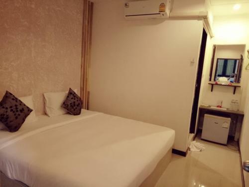 Hotel B2@samui Beach Resort
