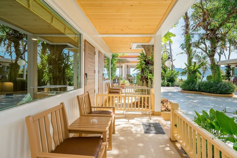 Hotel Chaba Cabana Beach Resort & Spa