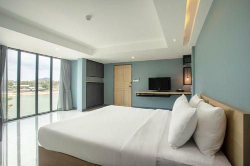 Nora Lake View Hotel