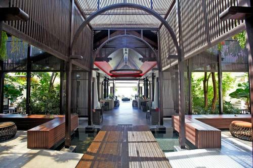 Hotel Sareeraya Villas & Suites