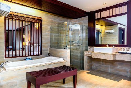 Hotel Kandaburi Resort And Spa
