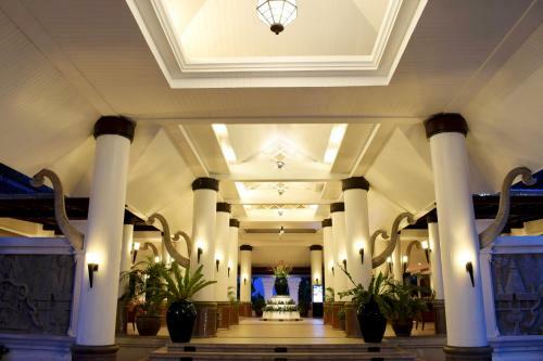Hotel Kandaburi Resort And Spa