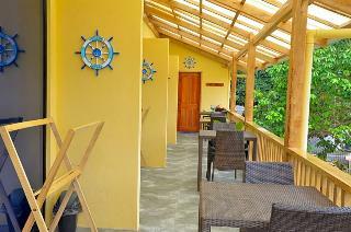 Captain S Lodge And Bar